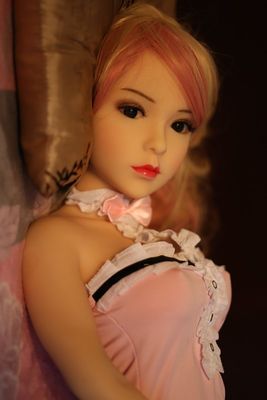 アメリカ製 TPE 現実的なセックスドール MINI 100cm 小麦肌 ピンク カローリーヘア 可愛いピンクスカート